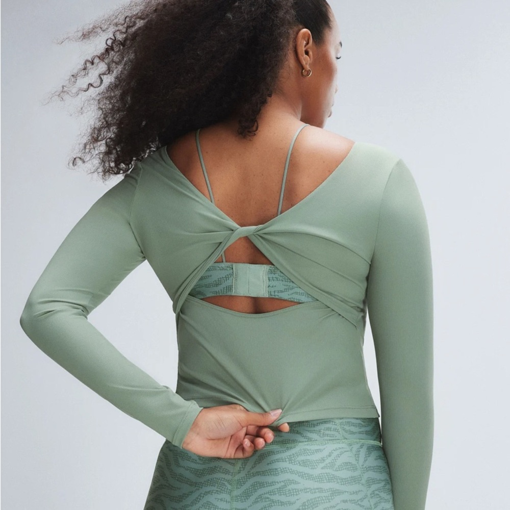 Savage X Fenty Light Layer Twist Back Top